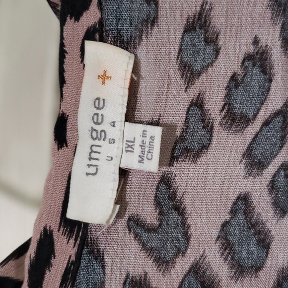 Umgee Animal Print Tunic - Picture 2 of 12